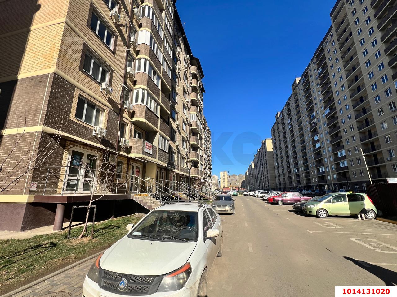Фото №3: Торговое помещение 47 м² - Краснодар, жилой комплекс Дыхание, ул. Лётчика Позднякова, 2к8