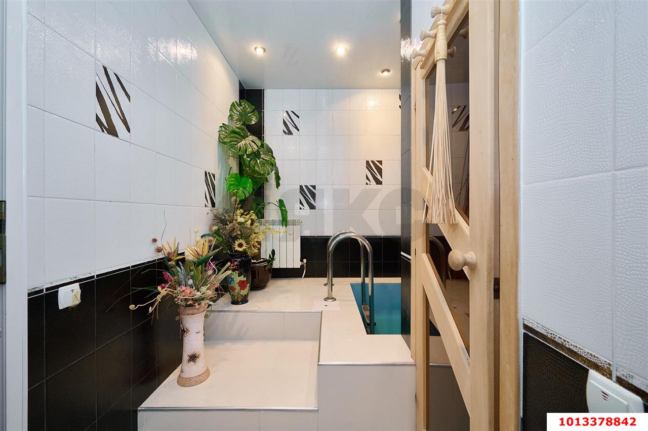 Фото №25: Дом 306 м² + 8 сот. - Краснодар, Прикубанский внутригородской округ, Завод Радиоизмерительных Приборов, п. Калинино, ул. Есаульская, 64