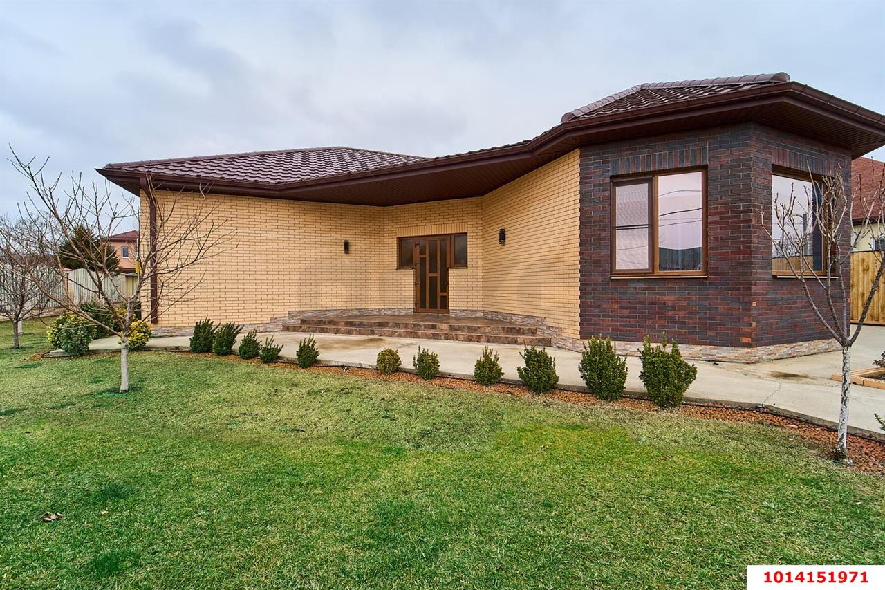 Фото №1: Дом 197 м² + 10 сот. - СНТ Пригород, Прикубанский внутригородской округ, ул. Атамана Круковского, 100