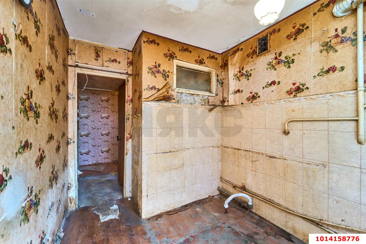 Фото №15: 3-комнатная квартира <span class="whitespace-nowrap">47 м²</span>, <span class="whitespace-nowrap">1/5 эт.</span> - Краснодар, Западный внутригородской округ, мкр. Горгаз, ул. Станкостроительная, 18