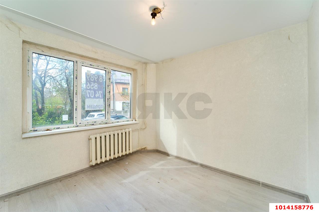 Фото №3: 3-комнатная квартира <span class="whitespace-nowrap">47 м²</span>, <span class="whitespace-nowrap">1/5 эт.</span> - Краснодар, Западный внутригородской округ, мкр. Горгаз, ул. Станкостроительная, 18