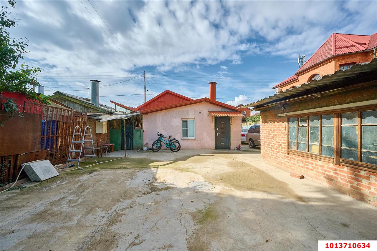 Фото №3: Дом 200 м² + 7.13 сот. - Краснодар, Центральный внутригородской округ, мкр. Центральный, ул. Базовская, 119