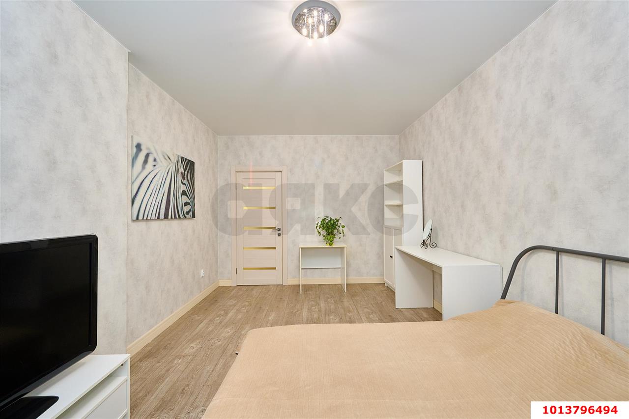 Фото №3: 1-комнатная квартира 37 м² - Краснодар, Прикубанский внутригородской округ, Завод Измерительных Приборов, мкр. жилой комплекс Москва, ул. Российская, 79/3к1