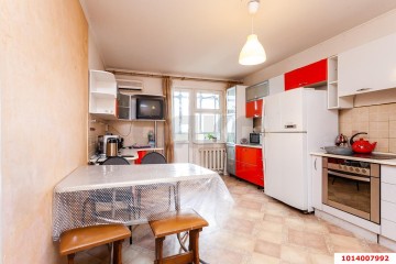 Фото №1: 3-комнатная квартира 86 м² - Краснодар, мкр. Юбилейный, ул. Думенко, 33