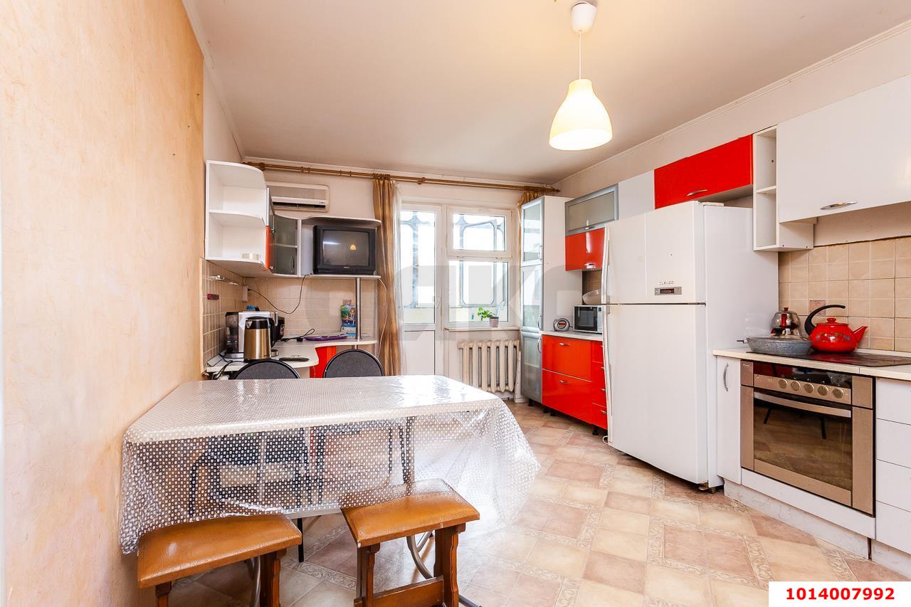 Фото №1: 3-комнатная квартира 86 м² - Краснодар, Западный внутригородской округ, мкр. Юбилейный, ул. Думенко, 33