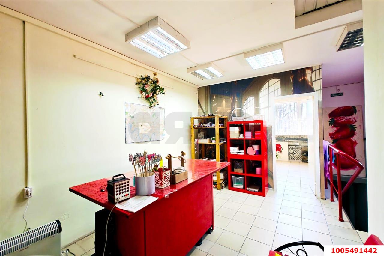 Фото №8: Торговое помещение 100 м² - Краснодар, Черёмушки, ул. Бургасская, 3