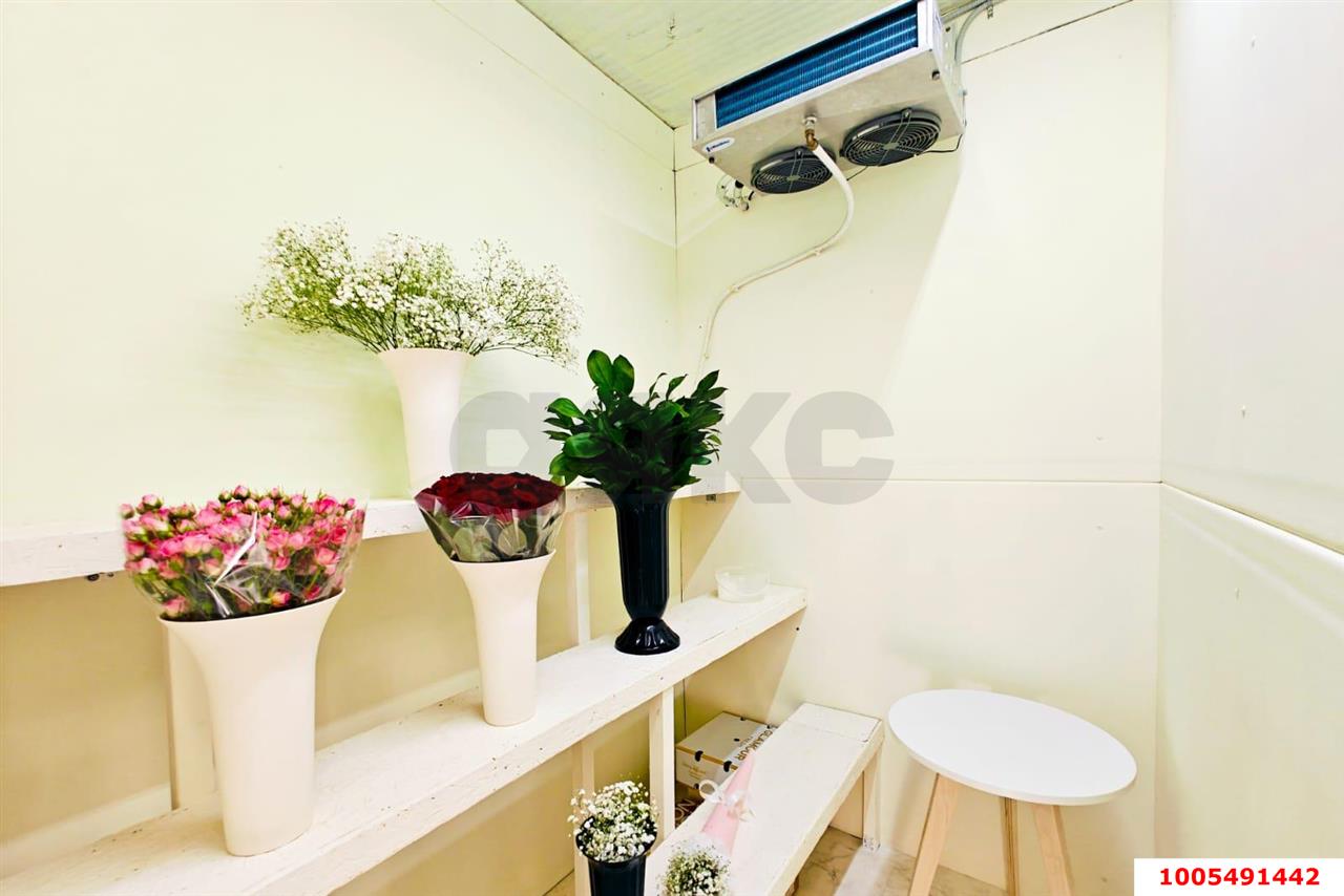 Фото №10: Торговое помещение 100 м² - Краснодар, Черёмушки, ул. Бургасская, 3