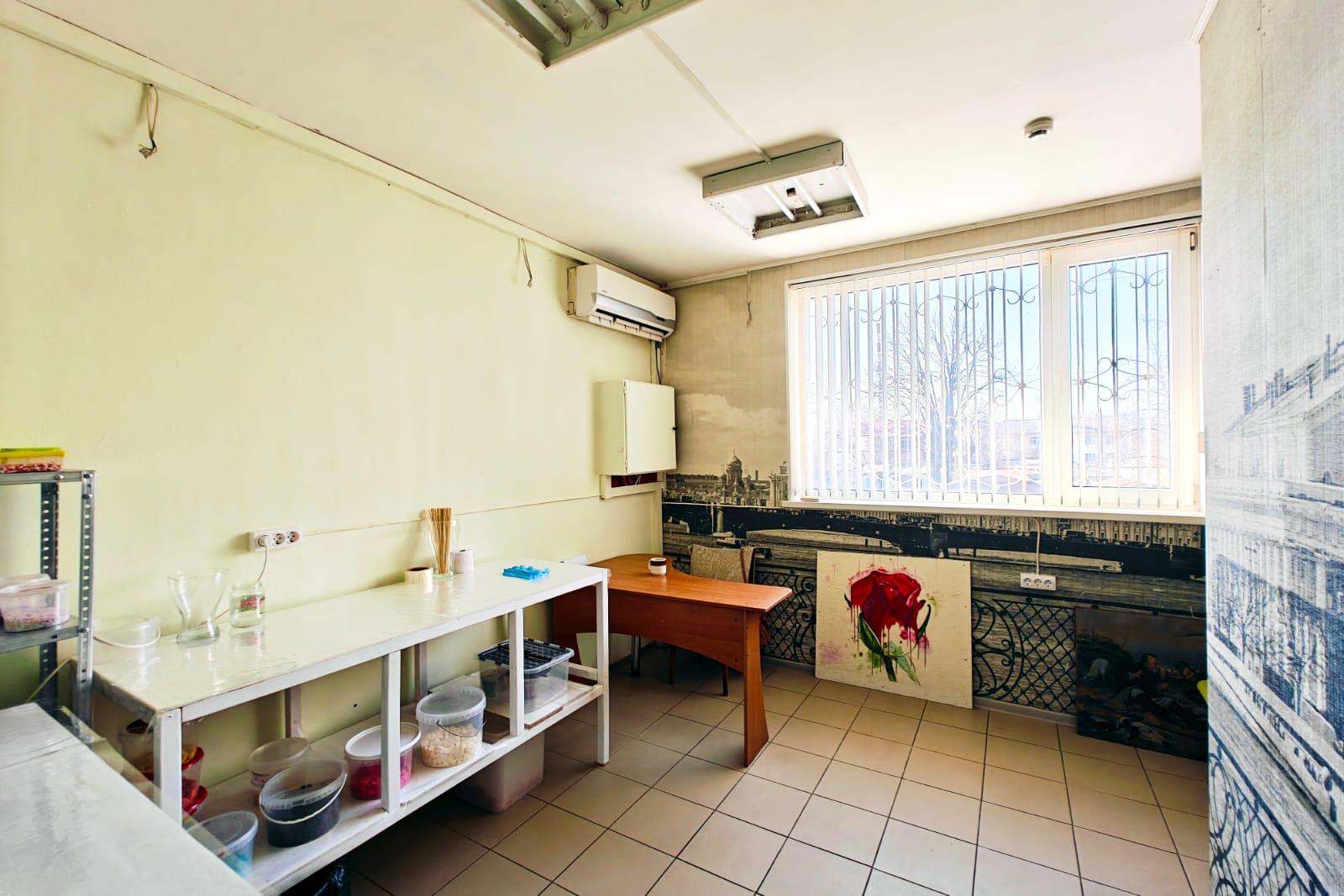 Фото №12: Коммерция 100 м² - Краснодар, ул. Бургасская, 3