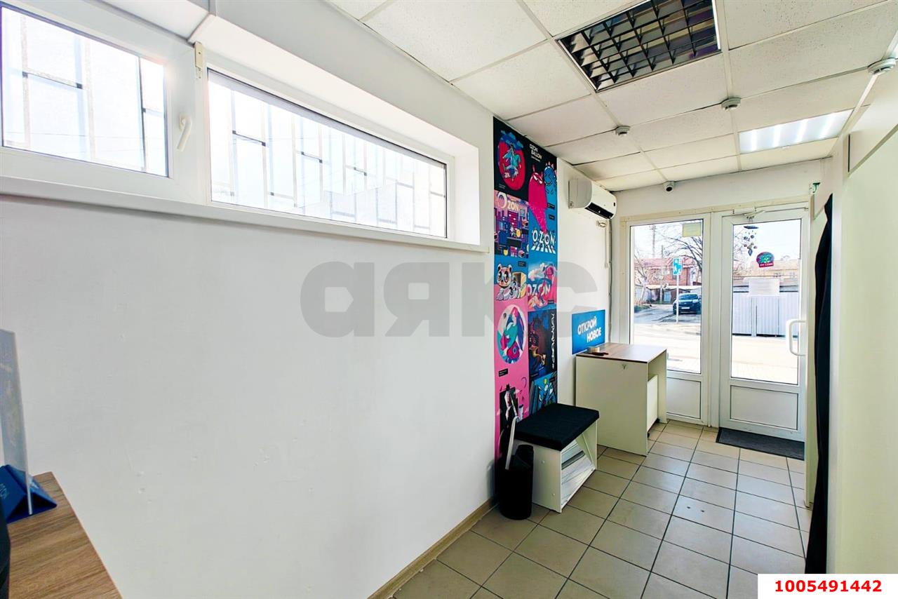 Фото №2: Торговое помещение 100 м² - Краснодар, Черёмушки, ул. Бургасская, 3