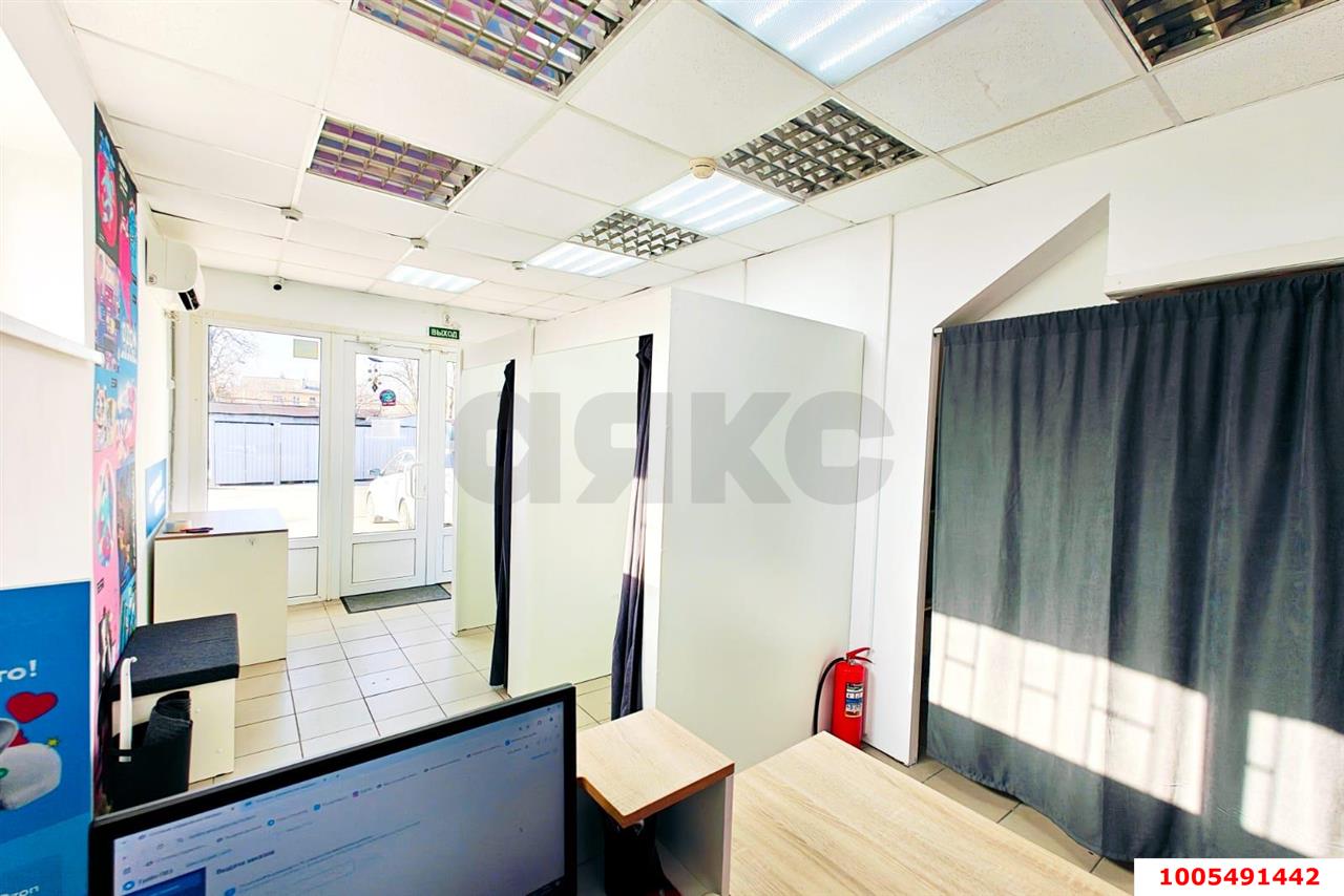 Фото №4: Торговое помещение 100 м² - Краснодар, Черёмушки, ул. Бургасская, 3