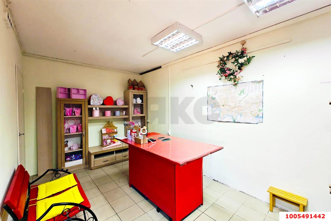 Фото №9: Торговое помещение 100 м² - Краснодар, Черёмушки, ул. Бургасская, 3