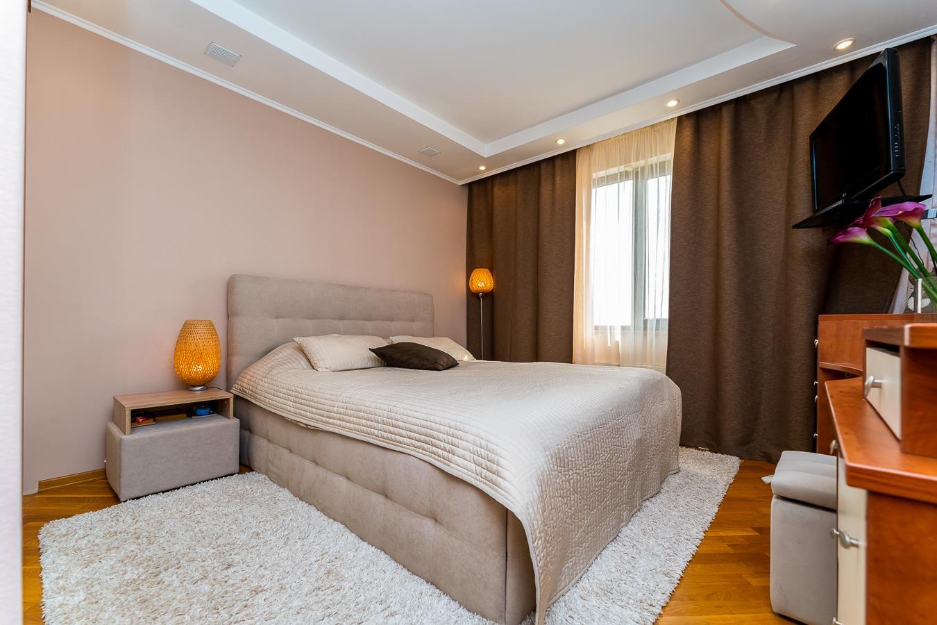 Фото №1: 2-комнатная квартира 70 м² - Краснодар, Западный внутригородской округ, мкр. Фестивальный, ул. Рашпилевская, 325/1