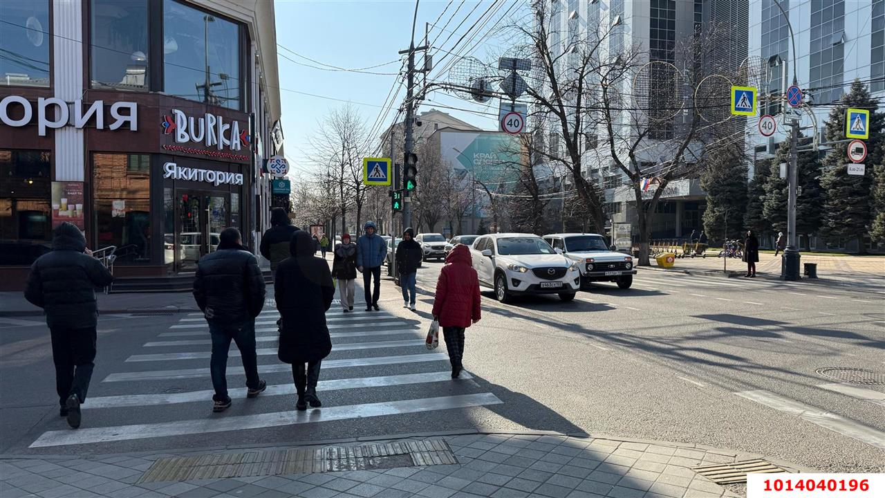 Фото №2: Торговое помещение 1700 м² - Краснодар, Центральный, ул. Красная, 80