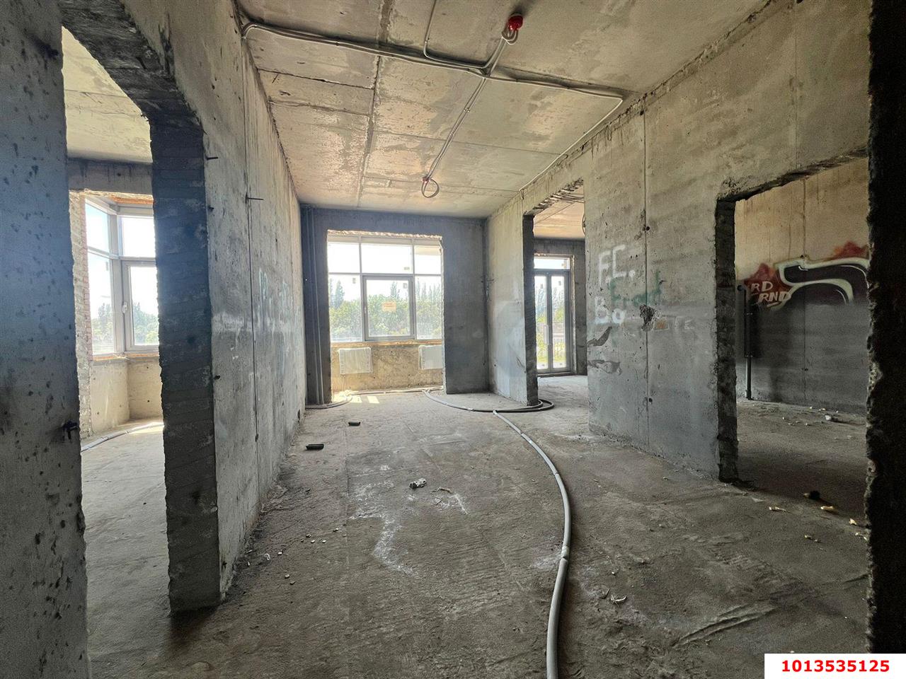 Фото №5: Торговое помещение 109 м² - Краснодар, жилой комплекс Дом у Озера, ул. Селезнёва, 104/1