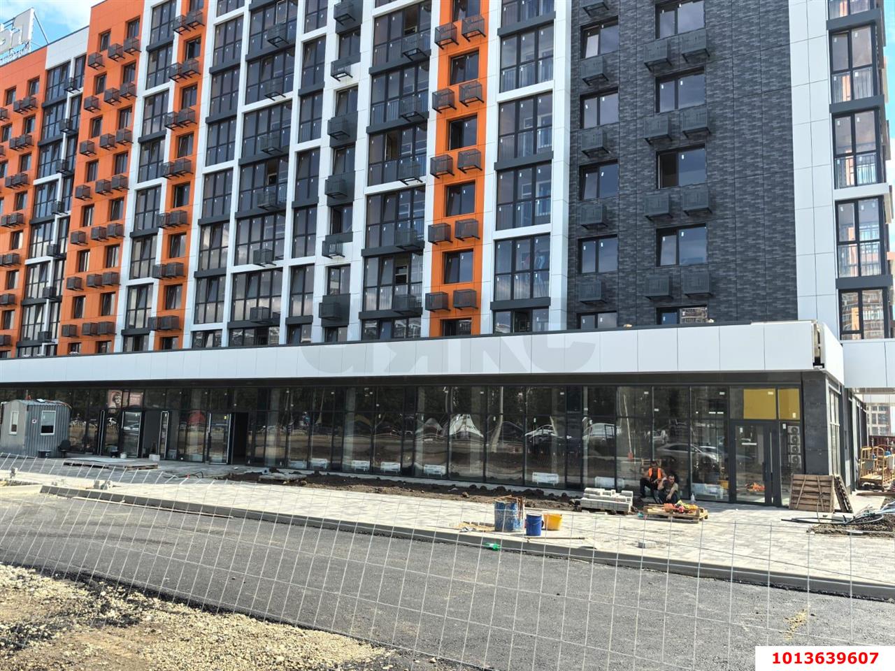Фото №3: Торговое помещение 48 м² - Краснодар, жилой комплекс Друзья, 