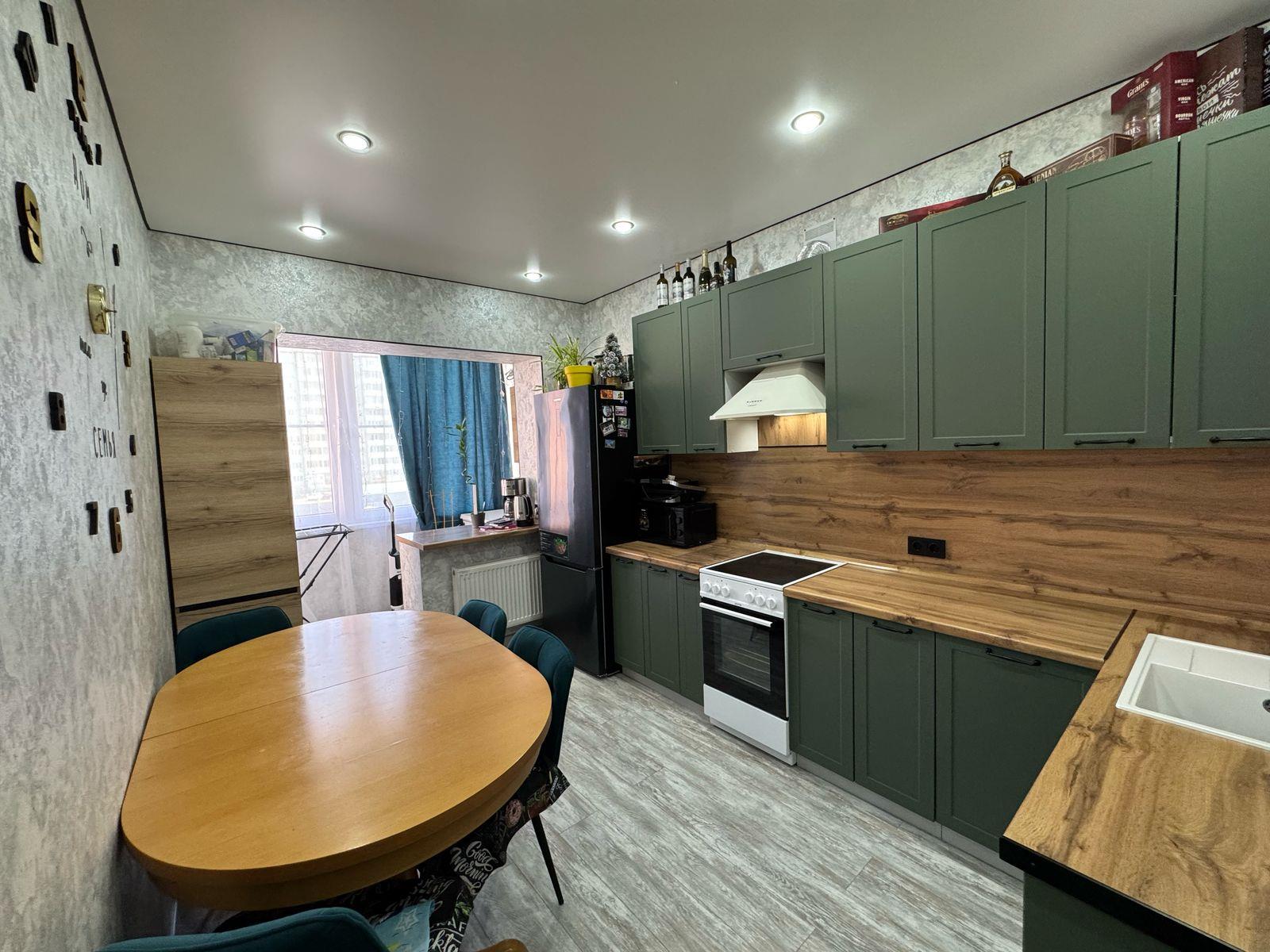 Фото №1: 2-комнатная квартира 69 м² - Краснодар, Прикубанский внутригородской округ, Музыкальный, мкр. ЖК Лучезарный, ул. Московская, 154к2