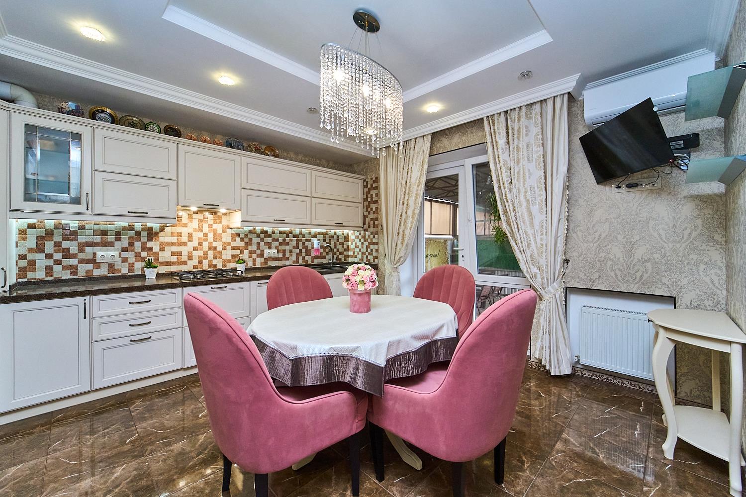 Фото №9: Дом 127 м² + 5 сот. - Новая Адыгея, Прикубанский внутригородской округ, Фестивальный, Отделение № 1 совхоза Солнечный, мкр. жилой комплекс Седьмой Континент, ул. Шоссейная, 2/3Б