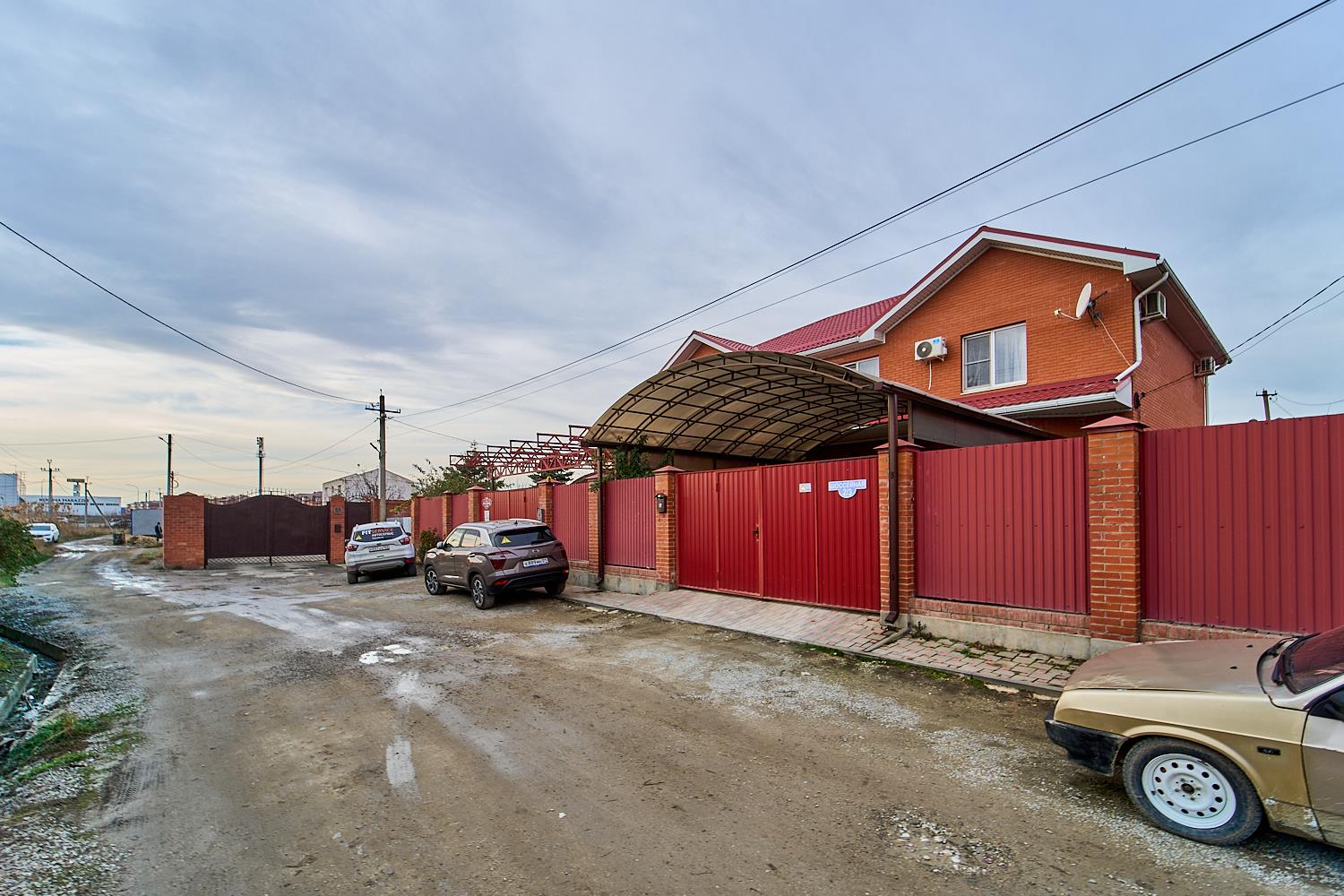 Фото №1: Дом 127 м² + 5 сот. - Новая Адыгея, Прикубанский внутригородской округ, Фестивальный, Отделение № 1 совхоза Солнечный, мкр. жилой комплекс Седьмой Континент, ул. Шоссейная, 2/3Б