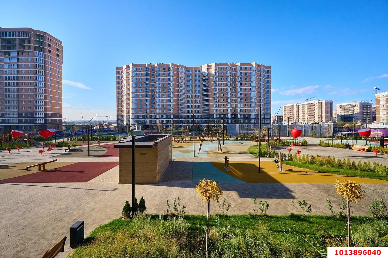 Фото №1: 2-комнатная квартира 77 м² - Краснодар, 2-я Площадка, ул. Ветеранов, 85
