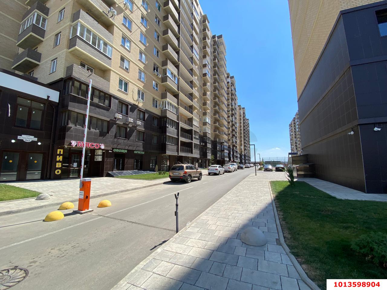 Фото №1: Торговое помещение 44 м² - Краснодар, жилой комплекс Ракурс, ул. имени Героя Ростовского, 8