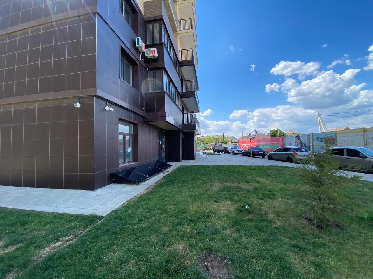 Фото №2: Коммерция 43 м² - Краснодар, Прикубанский внутригородской округ, мкр. жилой комплекс Ракурс, ул. имени Героя Ростовского, 8