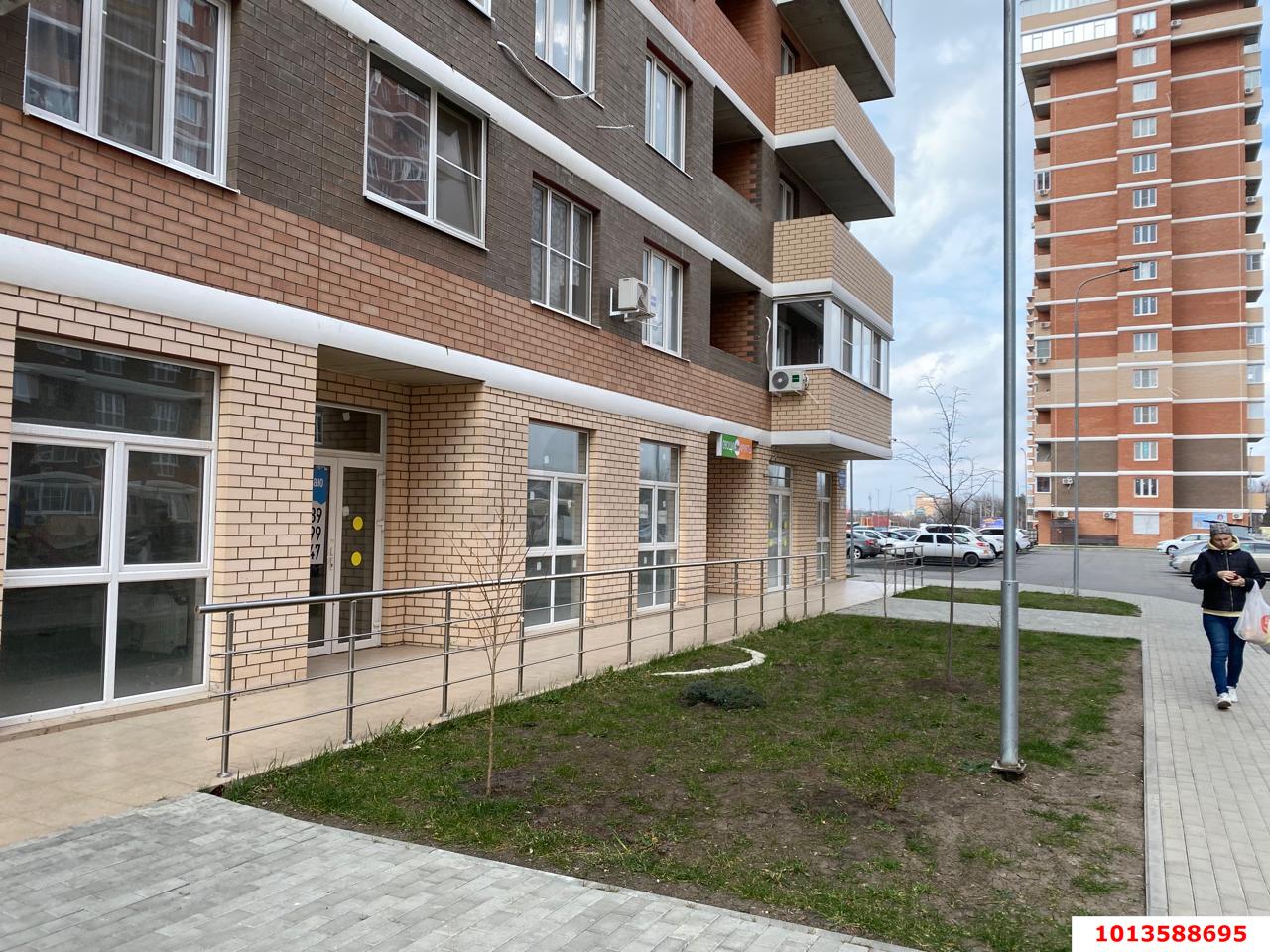 Фото №2: Торговое помещение 62 м² - Краснодар, Калинино, ул. Российская, 632
