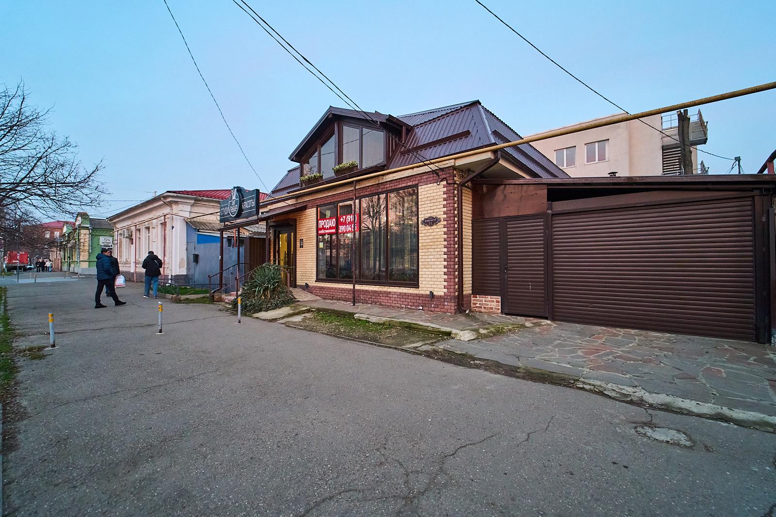 Фото №2: Коммерция 132 м² - Краснодар, Центральный внутригородской округ, мкр. Центральный, ул. Коммунаров, 34/1