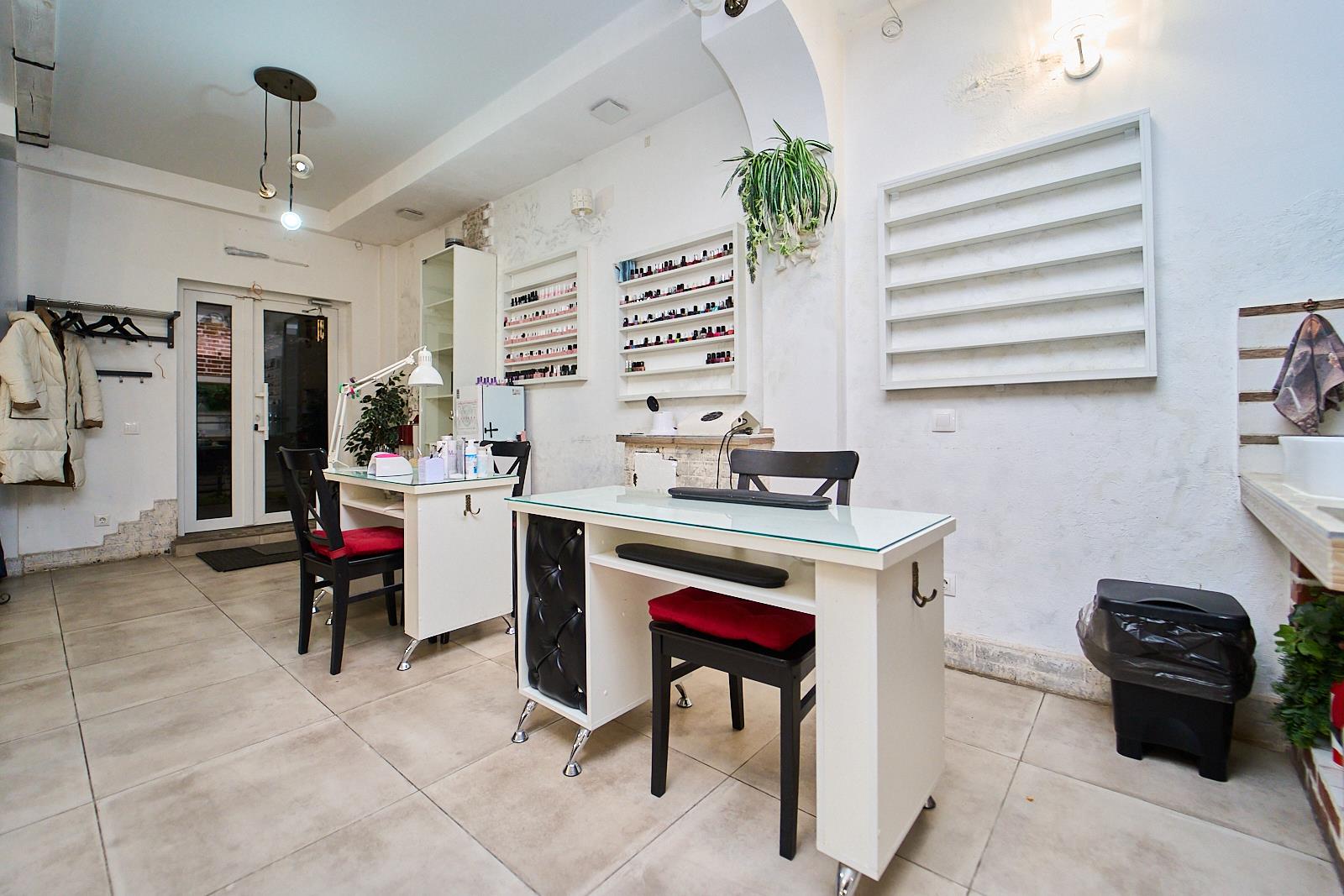 Фото №8: Коммерция 132 м² - Краснодар, Центральный внутригородской округ, мкр. Центральный, ул. Коммунаров, 34/1