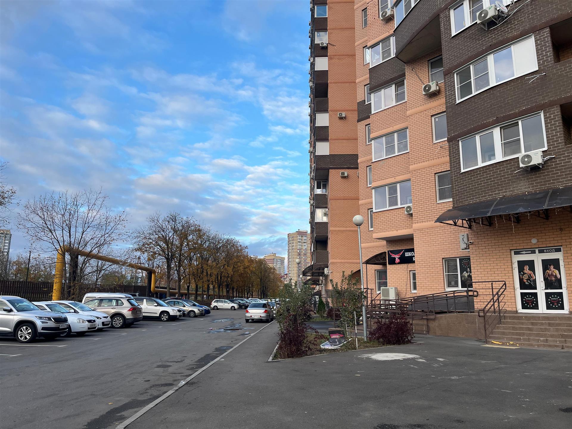 Фото №4: Коммерция 167 м² - Краснодар, Почтовый, жилой комплекс Авиатор, Карасунский внутригородской округ, мкр. Гидростроителей, ул. имени Валерия Гассия, 2