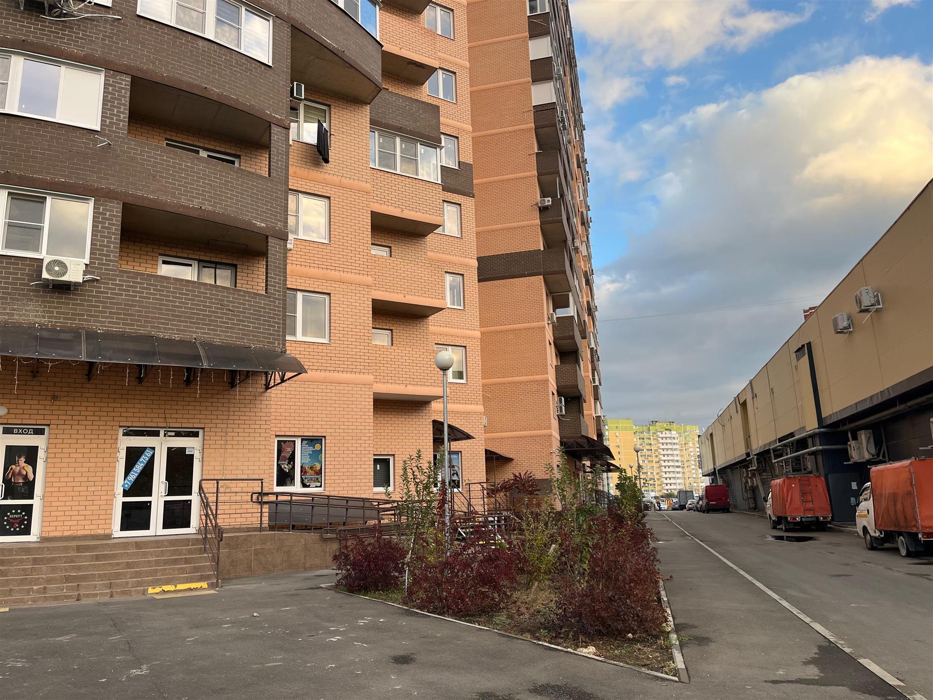 Фото №2: Коммерция 105 м² - Краснодар, Почтовый, жилой комплекс Авиатор, Карасунский внутригородской округ, мкр. Гидростроителей, ул. имени Валерия Гассия, 2