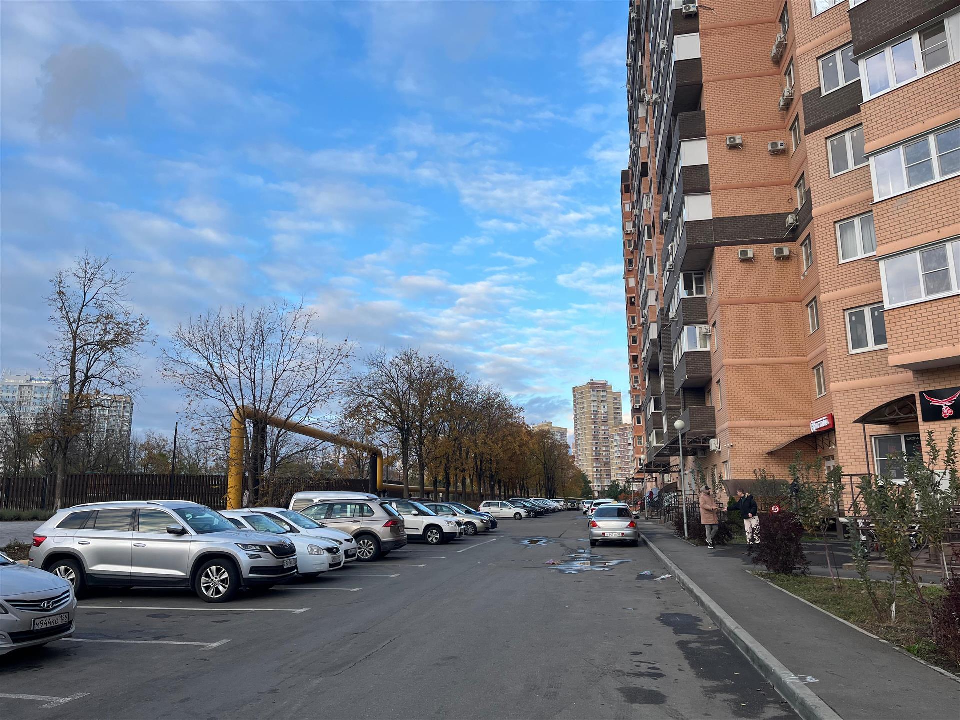 Фото №3: Коммерция 62 м² - Краснодар, Почтовый, жилой комплекс Авиатор, Карасунский внутригородской округ, мкр. Гидростроителей, ул. имени Валерия Гассия, 2