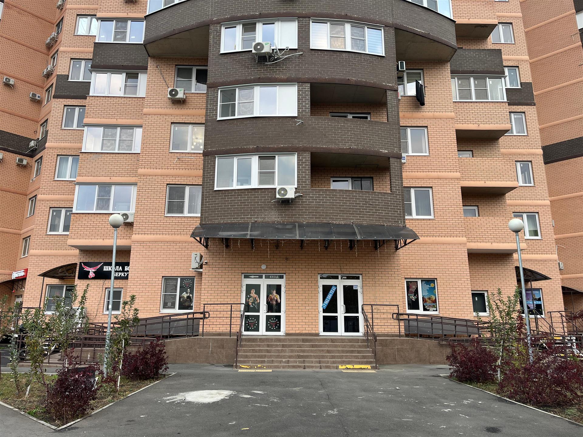 Фото №1: Коммерция 62 м² - Краснодар, Почтовый, жилой комплекс Авиатор, Карасунский внутригородской округ, мкр. Гидростроителей, ул. имени Валерия Гассия, 2