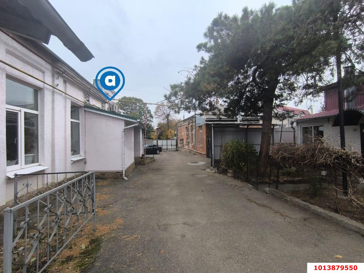 Фото №1: Торговое помещение 61 м² - Краснодар, Центральный, ул. Кирова, 104