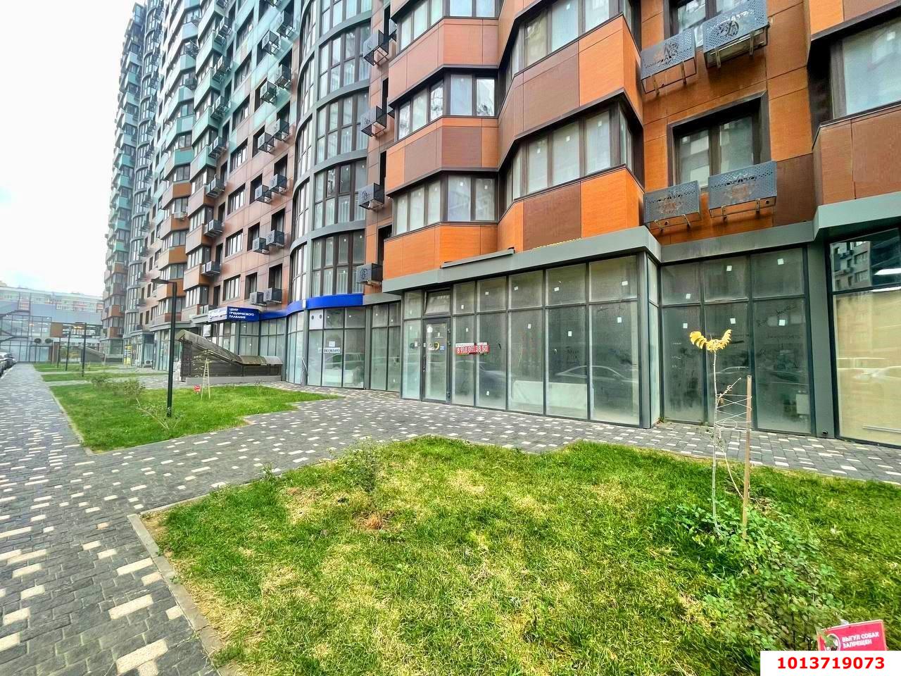 Фото №3: Торговое помещение 101 м² - Краснодар, жилой комплекс Россинский Парк, ул. Командорская, 15