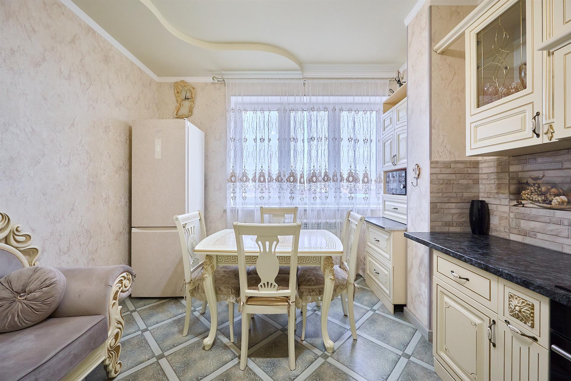 Фото №1: 2-комнатная квартира 72 м² - Краснодар, Центральный внутригородской округ, мкр. Центральный, ул. Митрофана Седина, 51/1