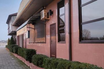 Фото №4: Коммерция 349 м² - Краснодар, мкр. Центральный, ул. Береговая, 146/10