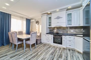 Фото №1: 2-комнатная квартира 71 м² - Краснодар, мкр. Гидростроителей, ул. имени Дмитрия Благоева, 31к2