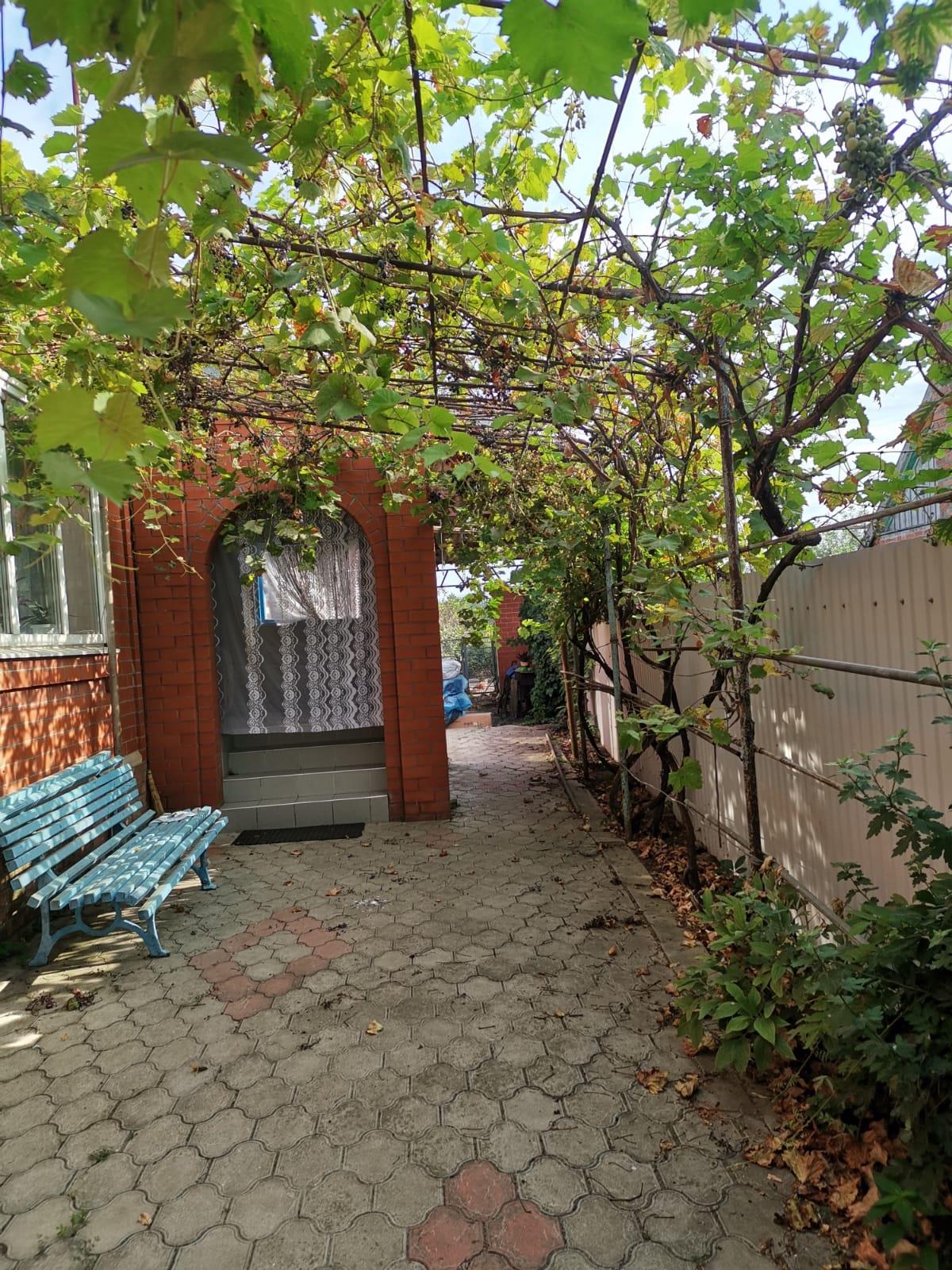 Фото №2: Дом 157 м² + 10.67 сот. - Калининская, Прикубанский внутригородской округ, мкр. Репино, ул. имени В.И. Фадеева, 52