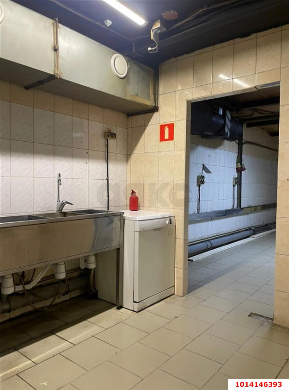 Фото №9: Торговое помещение 200 м² - Краснодар, Центральный, ул. Красная, 118