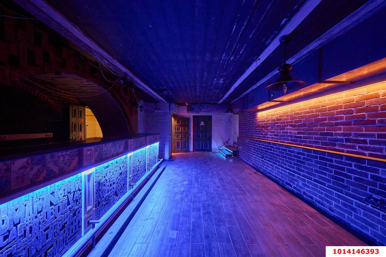 Фото №10: Торговое помещение 200 м² - Краснодар, Центральный, ул. Красноармейская, 81