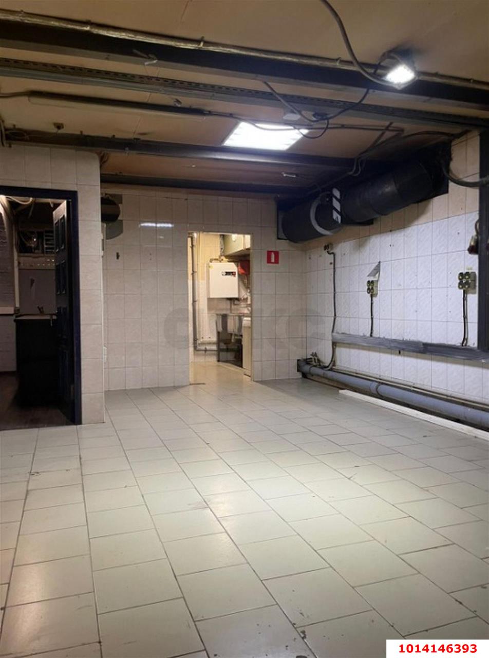 Фото №25: Торговое помещение 200 м² - Краснодар, Центральный, ул. Красная, 118