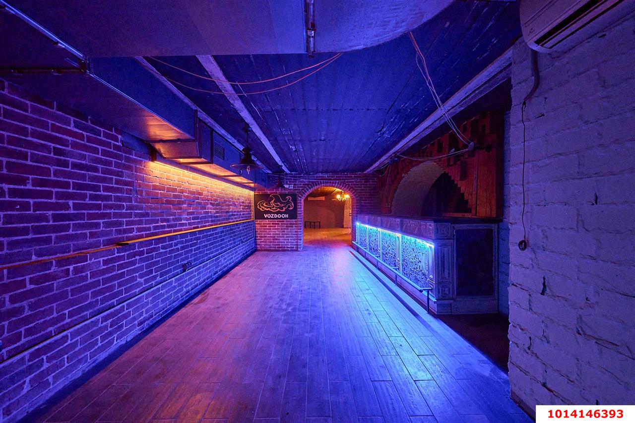 Фото №9: Торговое помещение 200 м² - Краснодар, Центральный, ул. Красноармейская, 81