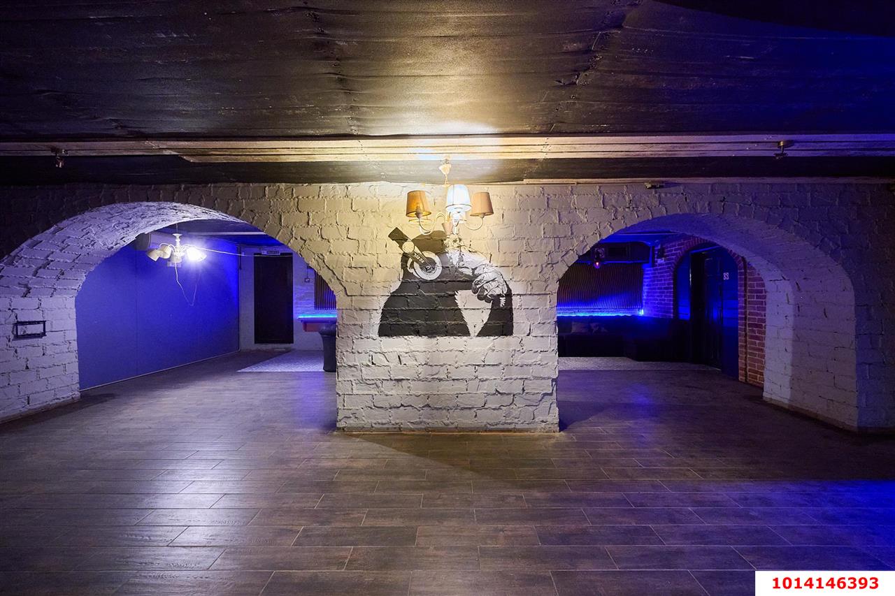 Фото №13: Торговое помещение 200 м² - Краснодар, Центральный, ул. Красноармейская, 81