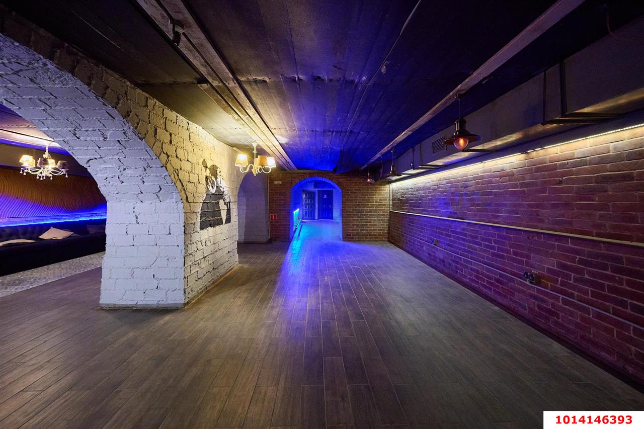 Фото №12: Торговое помещение 200 м² - Краснодар, Центральный, ул. Красноармейская, 81