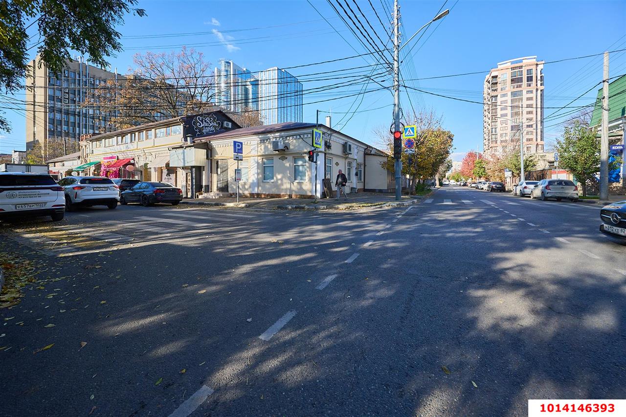 Фото №3: Торговое помещение 200 м² - Краснодар, Центральный, ул. Красноармейская, 81