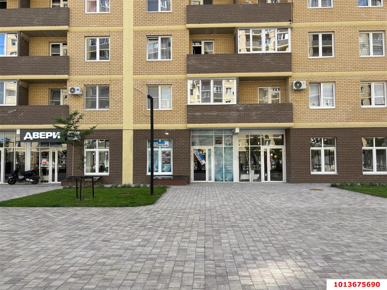 Фото №1: Торговое помещение 42 м² - Краснодар, жилой комплекс Дыхание, ул. Лётчика Позднякова, 2к20