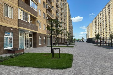 Фото №2: Торговое помещение 42 м² - Краснодар, мкр. жилой комплекс Дыхание, ул. Лётчика Позднякова, 2к20