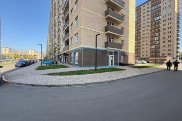 Фото №1: Торговое помещение <span class="whitespace-nowrap">30 м²</span>, <span class="whitespace-nowrap">1/16 эт.</span> - Краснодар, мкр. жилой комплекс Дыхание, ул. Лётчика Позднякова, 2к24