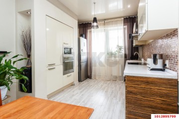 Фото №2: 2-комнатная квартира 77 м² - Краснодар, мкр. Западный внутригородской округ, ул. Кожевенная, 54/1