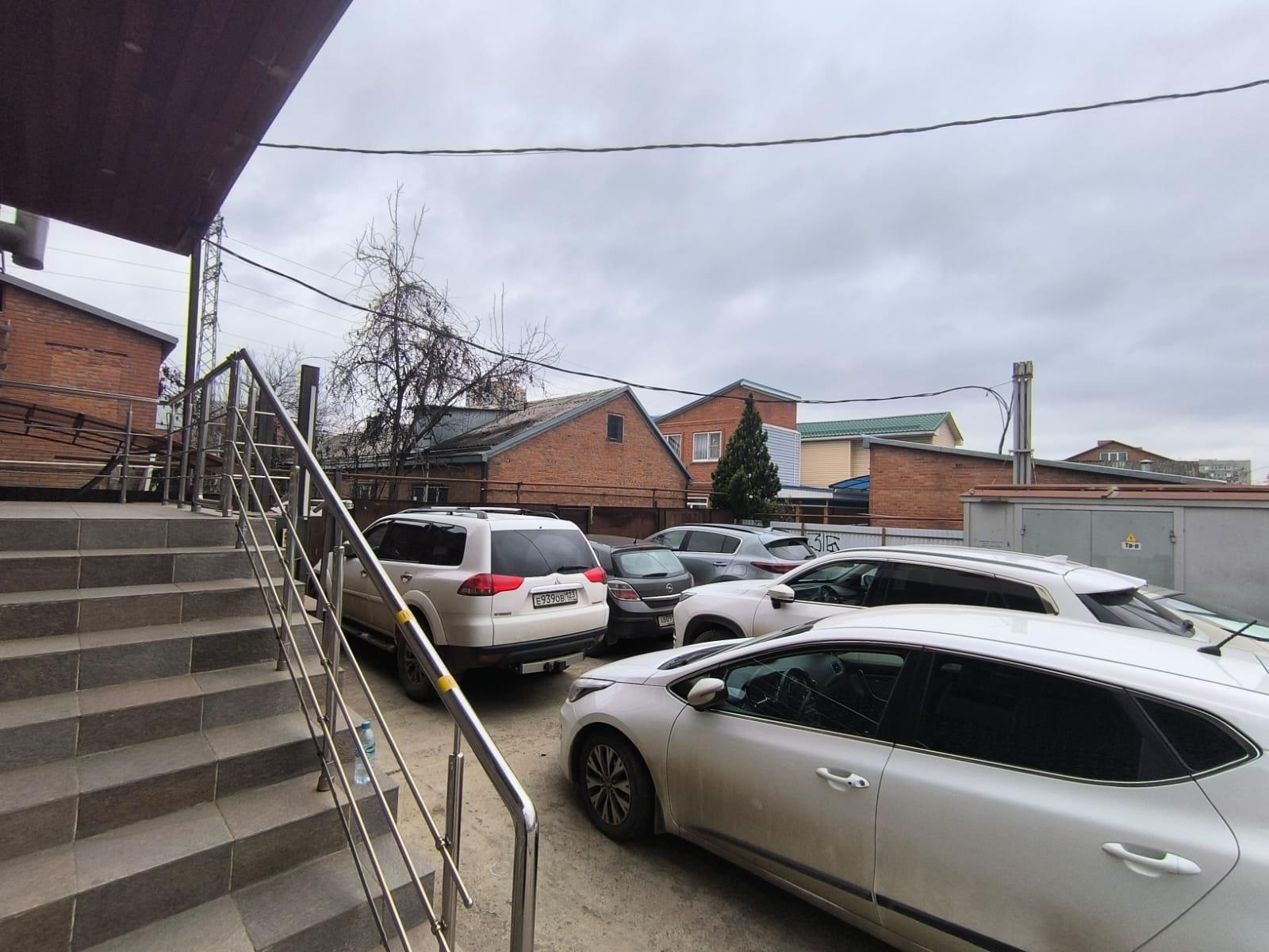 Фото №8: Коммерция 637 м² - Краснодар, Центральный внутригородской округ, Покровка, мкр. Центральный, ул. Корницкого, 67/1